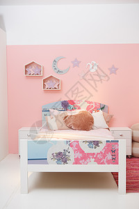 柔和内装修床粉色的儿童房图片