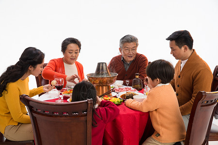 元旦温馨背景分离幸福家庭过年吃团圆饭图片