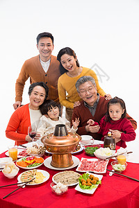 东方关爱文化幸福家庭过年吃团圆饭图片