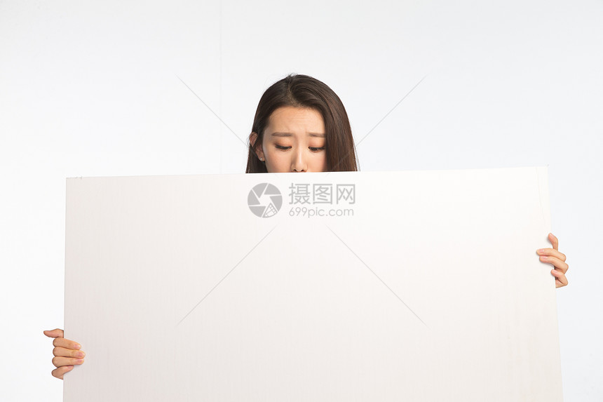 亚洲广告摄影商务青年女人和白板图片