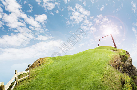 球场护栏悬崖上的高尔夫球场背景