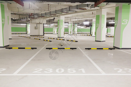 内置结构整齐的地下停车场背景