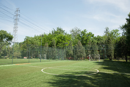 草坪护栏空旷的足球场背景