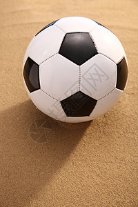 户外沙滩足球图片