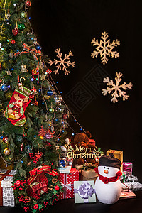 黑色雪花静物玩具堆叠圣诞装饰背景