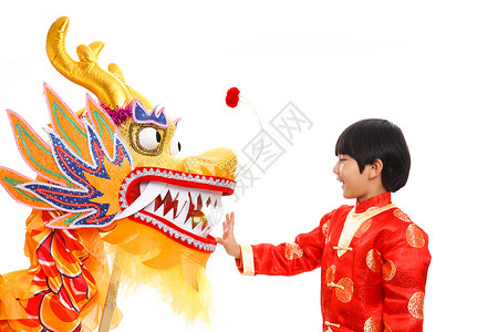 春节舞龙的孩子仅儿童摄影传统节日小男孩过新年舞龙背景