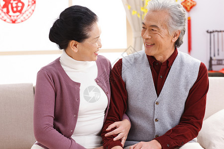 老年人老年女人东方人幸福的老年夫妇图片