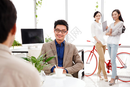 个人能力办公室职员住宅房间能力商务男女在办公室背景