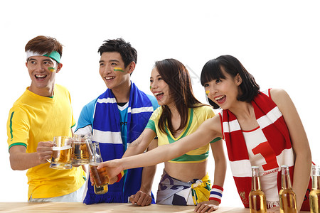一起喝啤酒足球球迷一起看比赛背景