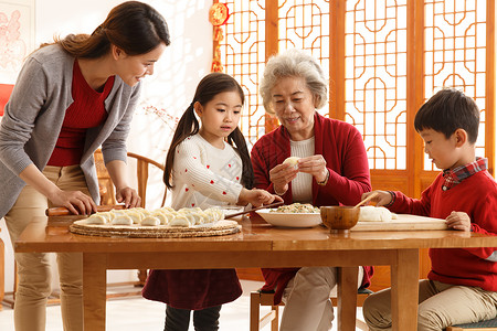 食品房屋25岁到29岁幸福家庭过年包饺子图片