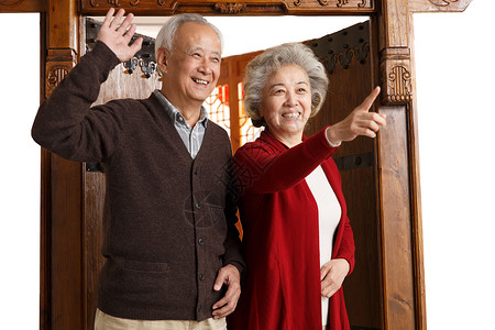 享乐站着文化幸福的老年夫妇图片