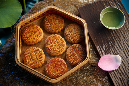 传统节日美食月饼背景图片