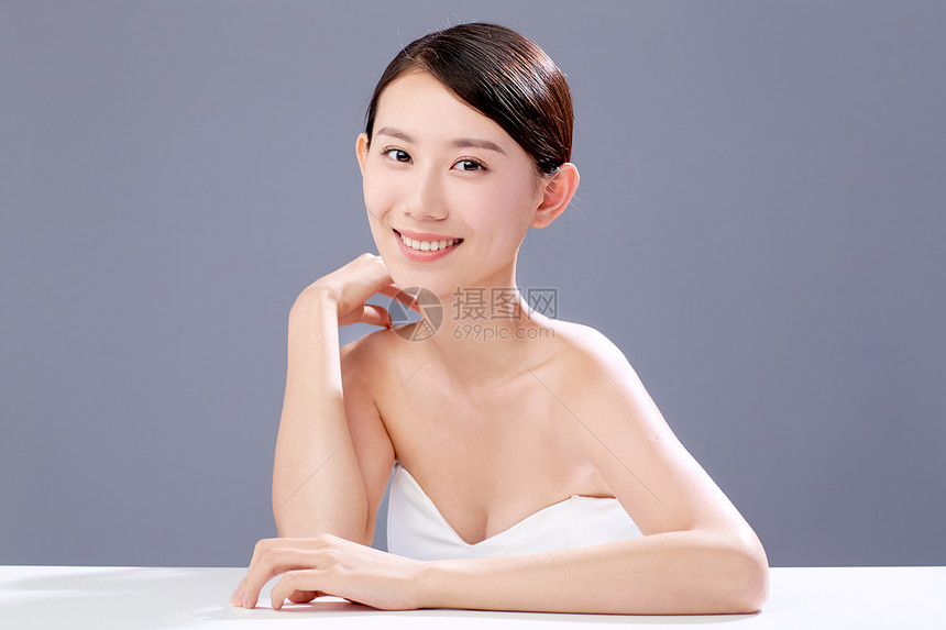 亚洲人完美美容年轻美女妆面图片
