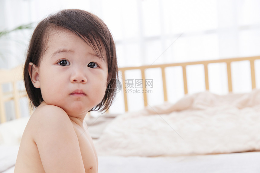 亚洲人快乐东方人可爱宝宝在玩耍图片