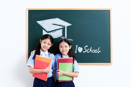 中国云纹学士帽英文字母知识可爱的小学女生在教室里背景