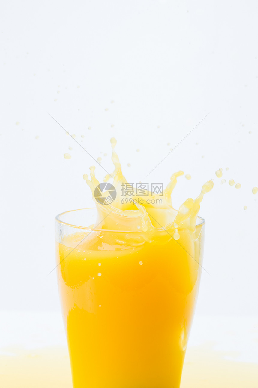 溅膳食纤维健康的橙汁图片