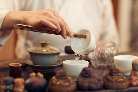 牛奶小元素成年人怀旧传统文化青年女人泡茶背景