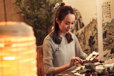 禅宗青年女人展示茶艺高清图片