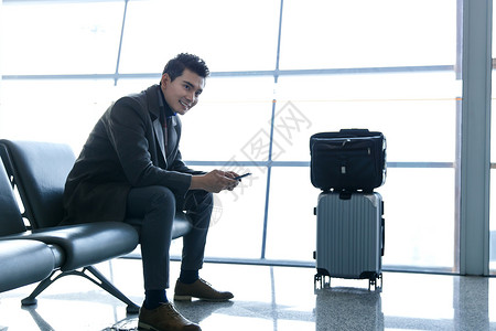 彩色图片旅游中年人商务男士在机场图片