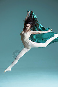 蓝色芭蕾动情跳舞的青年女性背景