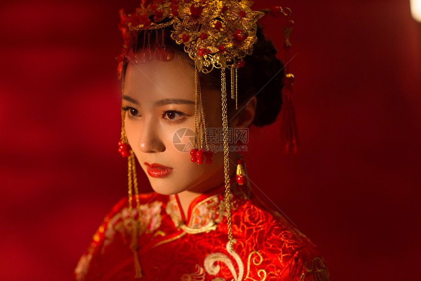 亚洲喜庆水平构图漂亮的古装新娘图片