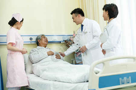 住院部东亚水平构图医务工作者和患者在病房里图片