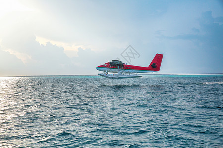彩色图片运动户外海上滑翔机高清图片