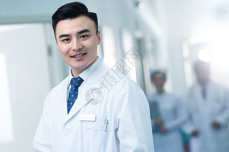 医疗用品亚洲人办公室医务工作者在医院走廊图片