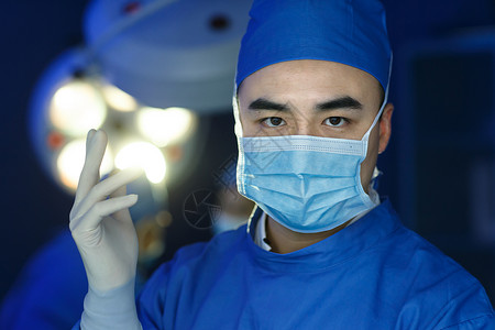 关爱水平构图努力医务工作者在手术室图片