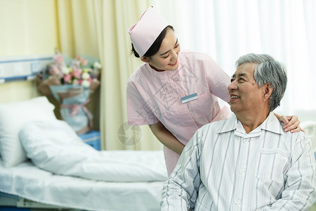 放松保护工作服制服护士和患者在病房里图片