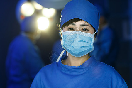专业人员紧急求助保护工作服医务工作者在手术室图片