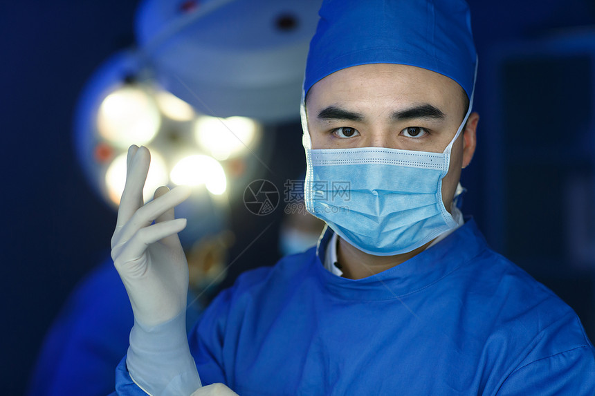 卫生保健和医疗半身像医务工作者在手术室图片