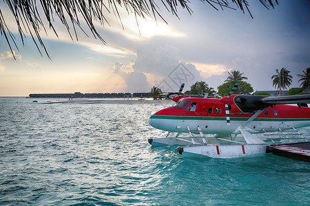 水艇休闲栈桥码头运输马尔代夫海景背景