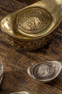 古代银色金元宝和银元宝图片