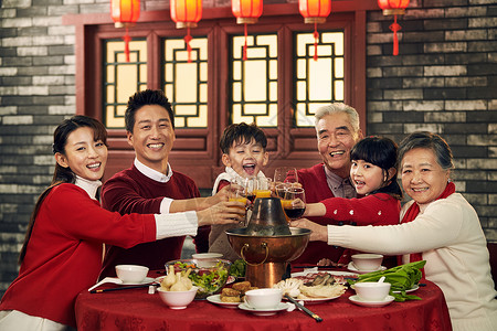 龙年大吉高清喜庆元素饮食彩色图片温馨幸福家庭吃团圆饭背景
