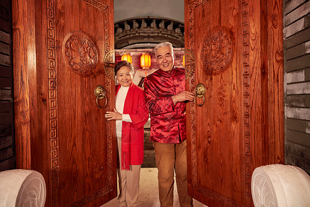亚洲70多岁祝福老年夫妇过新年图片