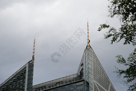 金属送福办公大楼市区都市风景北京侨福芳草地大厦背景