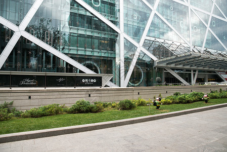 商业区市中心摩天大楼北京侨福芳草地大厦图片
