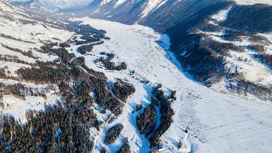 新疆喀纳斯禾木景区冬日雪景风光背景图片