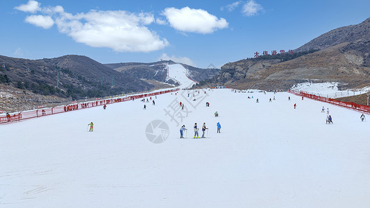 滑雪鸡仔内蒙古冬季冰雪运动背景