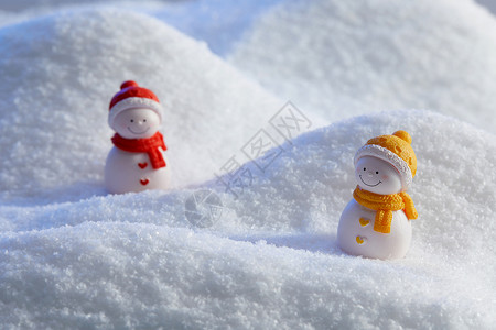 白色小雪人冬季静物小雪人背景