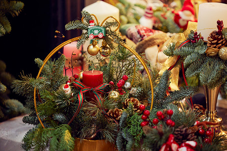 圣诞配色圣诞集市上的圣诞装饰盆栽背景