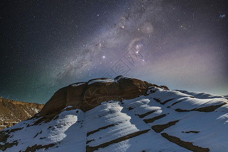 陕西波浪谷冬季雪景星空图片