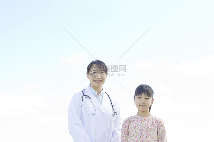 医生和小女孩图片