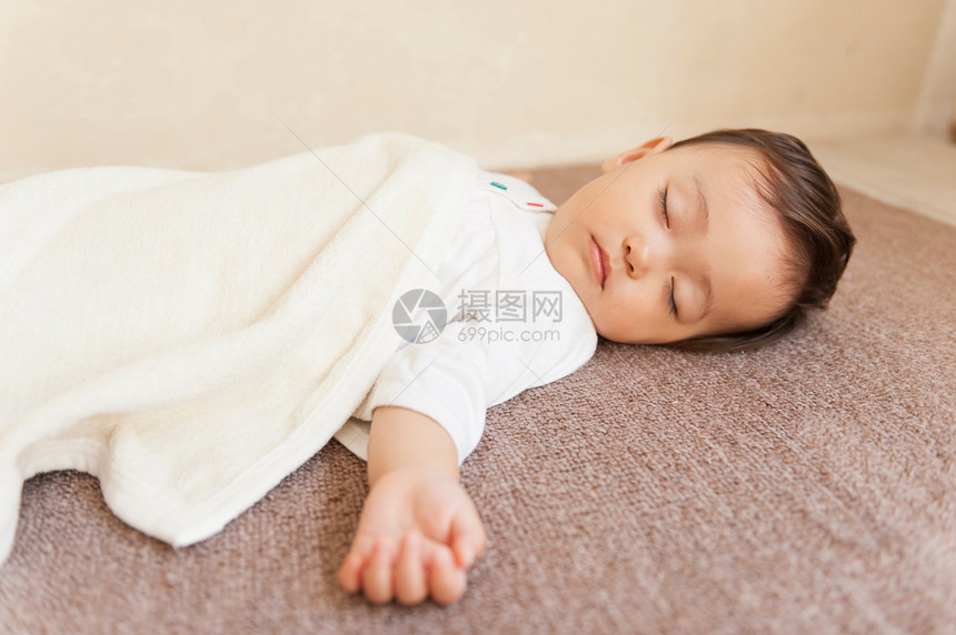 婴儿宝宝睡觉形象图片