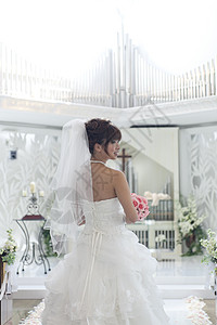 新娘在婚礼教堂形象图片