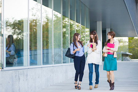 女大学生校园形象图片