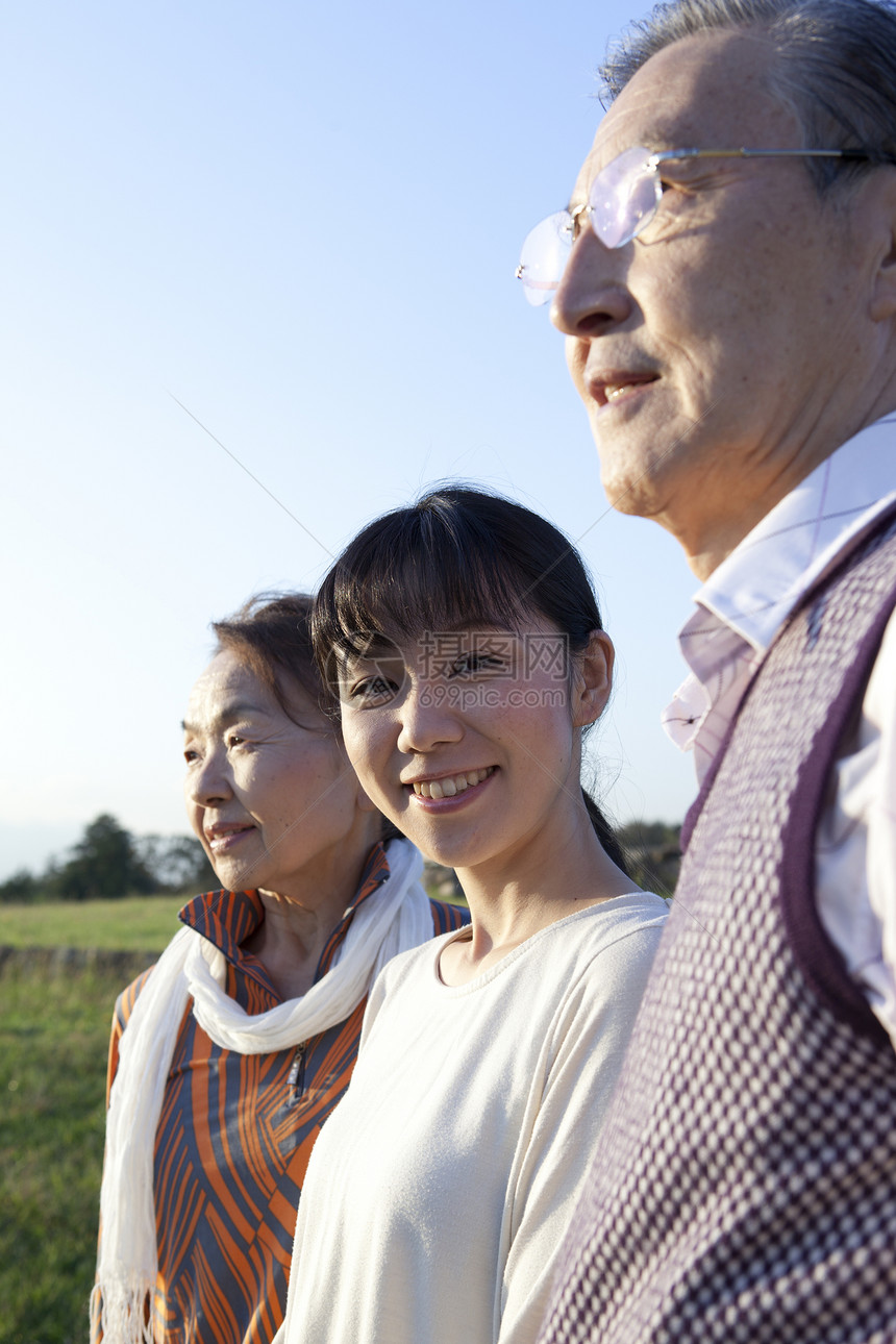 祖父祖母爷爷奶奶和女儿图片