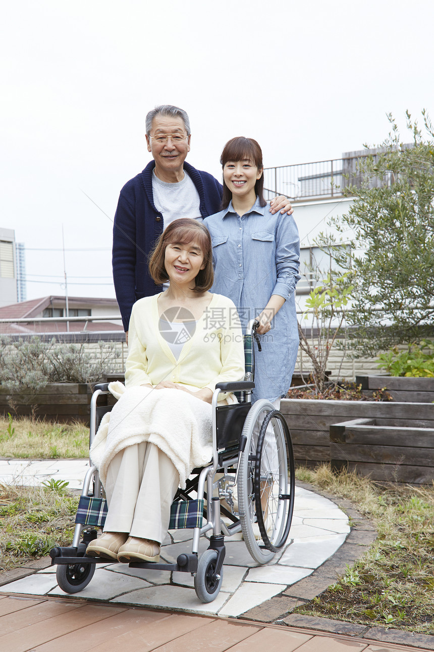 日本人祖母老年人轮椅图片