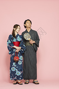 日本情侣穿着和服图片